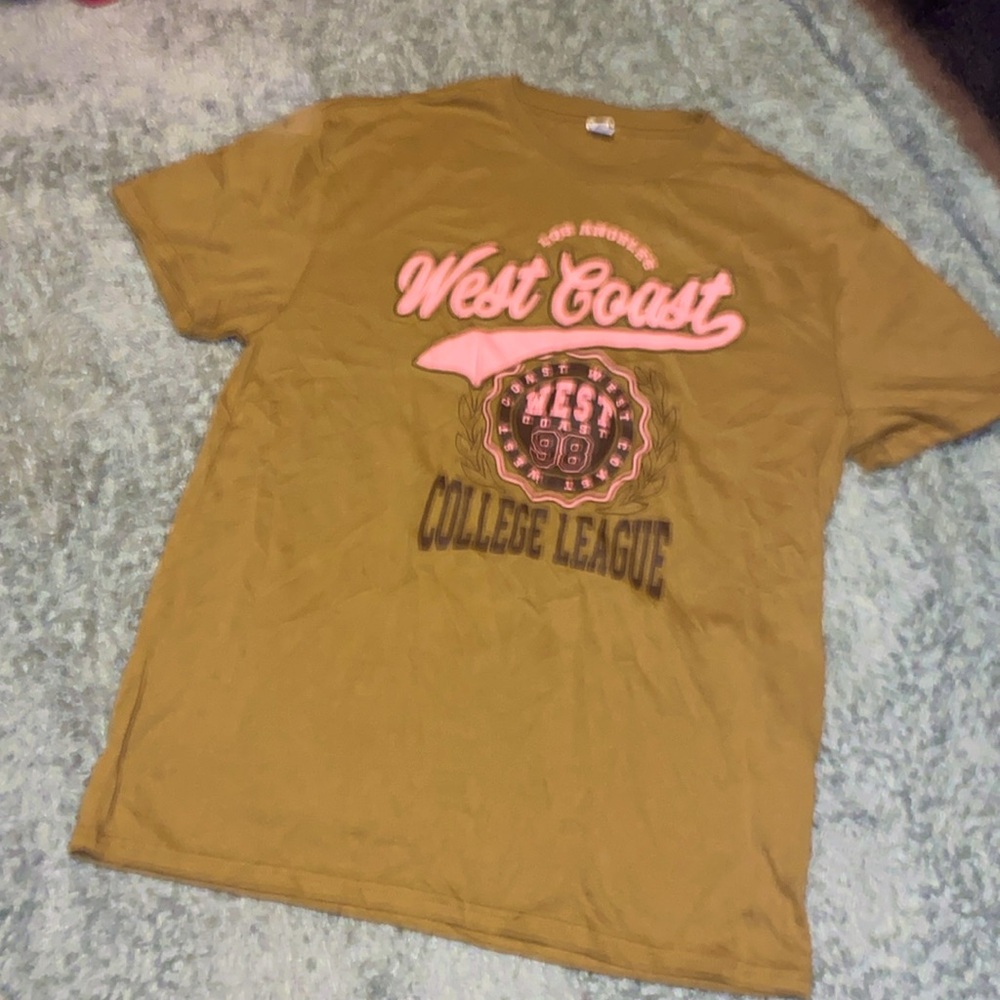 Must Bundle For $3 Deal! Men’s L tan West Coast College League tee